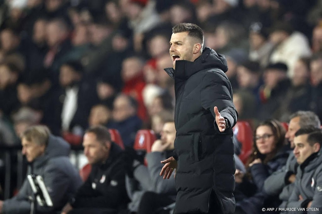 Excelsior weer tweede in eerste divisie na zege op Jong Utrecht Excelsior weer tweede in eerste divisie na zege op Jong Utrecht