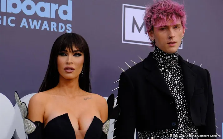 Us Weekly: Fox en Machine Gun Kelly zetten verschillen opzij Us Weekly: Fox en Machine Gun Kelly zetten verschillen opzij