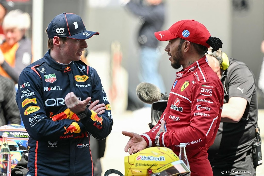 Verstappen derde bij sprintrace in China, Hamilton eerste Verstappen derde bij sprintrace in China, Hamilton eerste