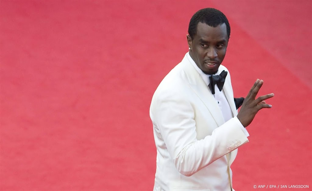 Beelden mishandeling Cassie getoond tijdens rechtszaak Diddy Beelden mishandeling Cassie getoond tijdens rechtszaak Diddy