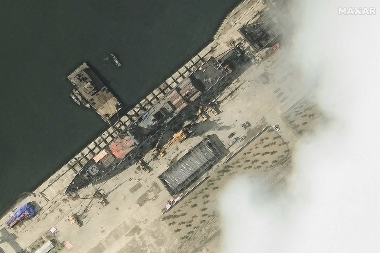 Drie arrestaties in Noord-Korea na mislukte doop marineschip, Kim Jong-un woedend Drie arrestaties in Noord-Korea na mislukte doop marineschip, Kim Jong-un woedend