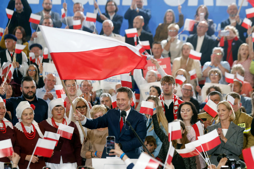 Exitpoll: Poolse centrist Trzaskowski aan kop in presidentsverkiezingen Exitpoll: Poolse centrist Trzaskowski aan kop in presidentsverkiezingen