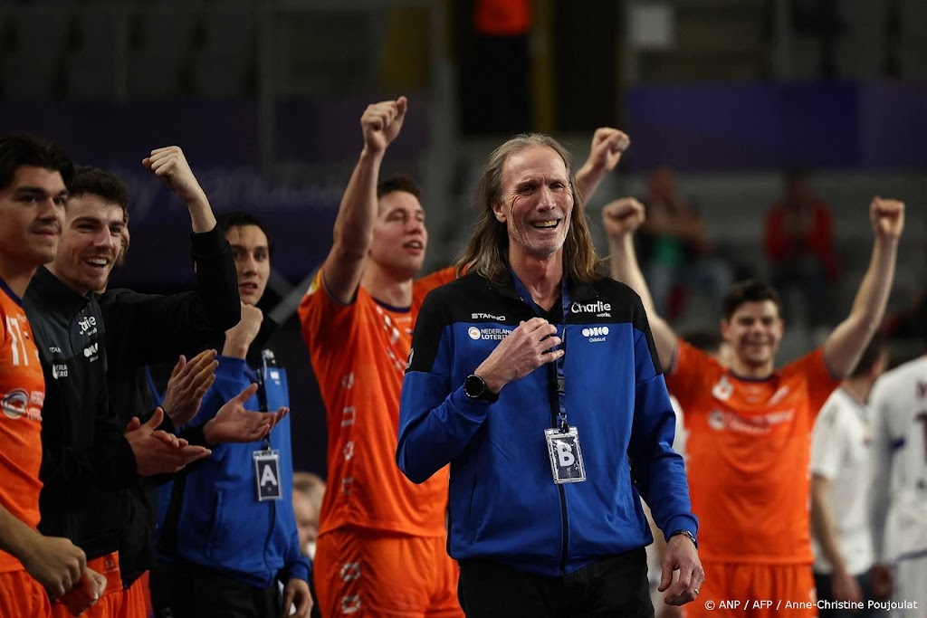 Handballers sluiten EK-kwalificatie af met zege op Kosovo Handballers sluiten EK-kwalificatie af met zege op Kosovo